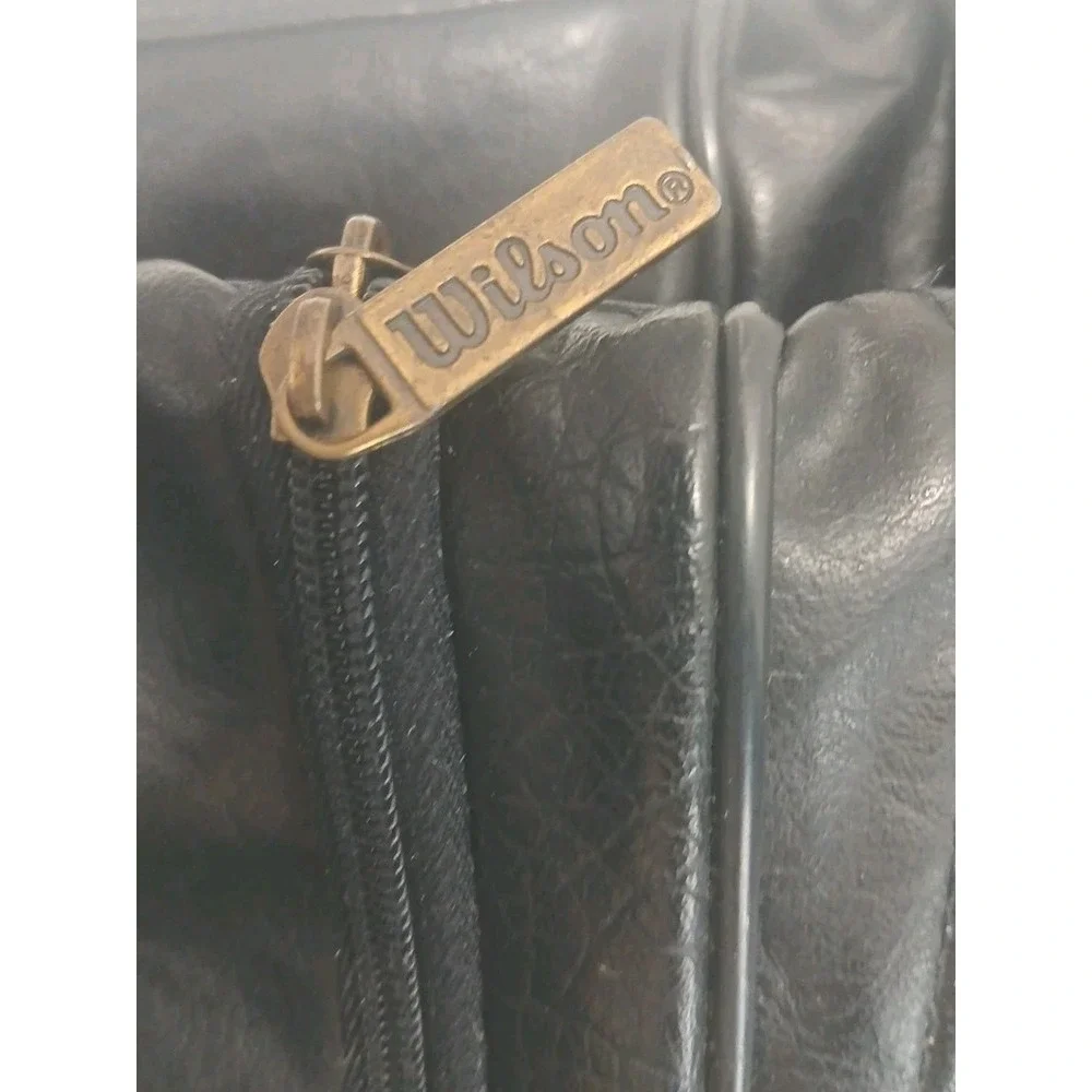 Vtg 90s WILSON Leather Gym /Sports/ Duffle /Carry On Bag 4 Zip Compartments 24